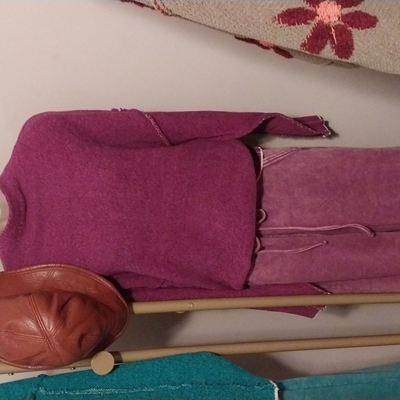 #301 Oversized Mock Neck Raw Seam Chenille Sweater - Picture 4 of 4